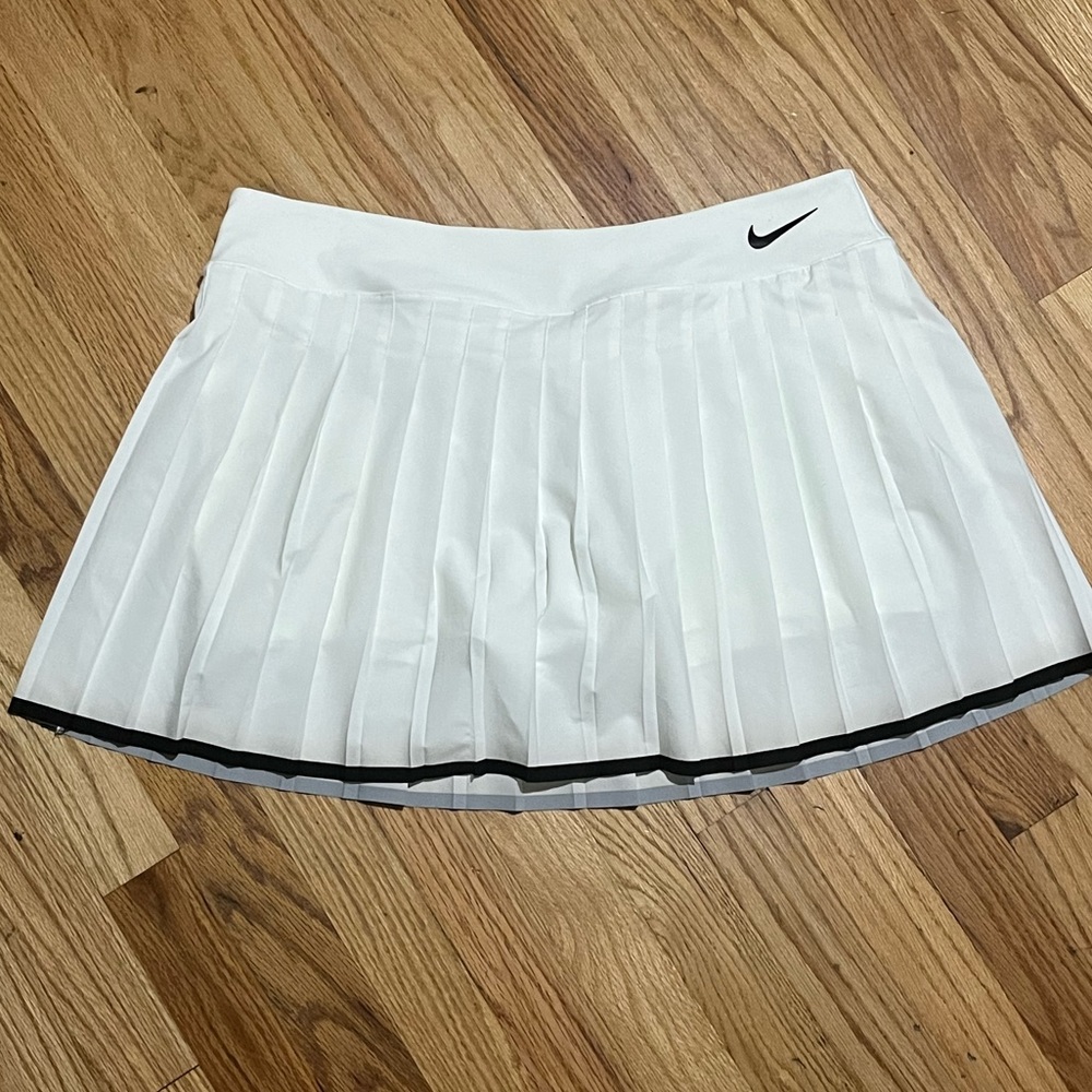 Nike Victory pleated tennis skirt
